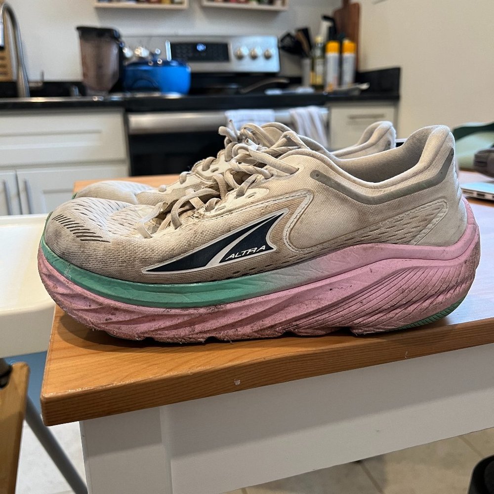 Altra Via Olympus Women's Size 9
